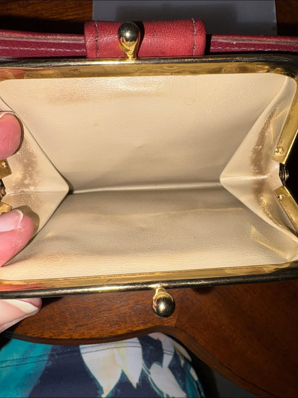 Baronet  small Leather wallet/kiss lock coin/Leather interior Vintage  gold tone